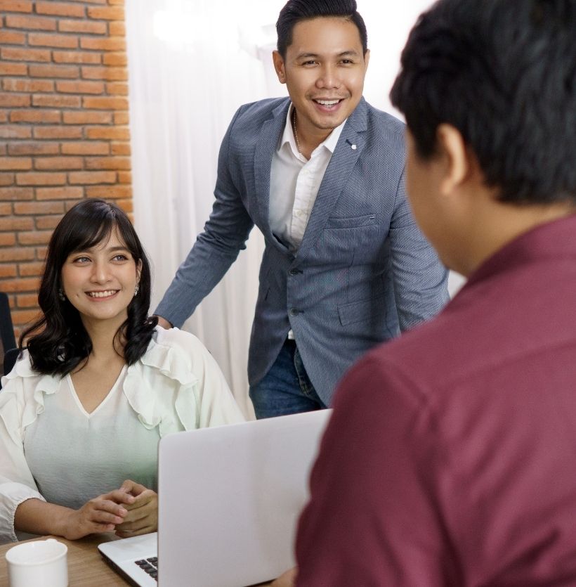 Image of a customer service session at immigrationgurus.ca
